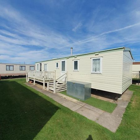 Sealands 8 Berth Next To Fantasy Island And Beach Skegness Exterior photo