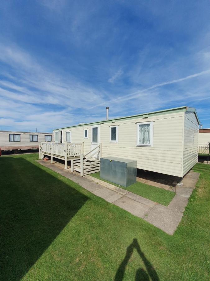 Sealands 8 Berth Next To Fantasy Island And Beach Skegness Exterior photo