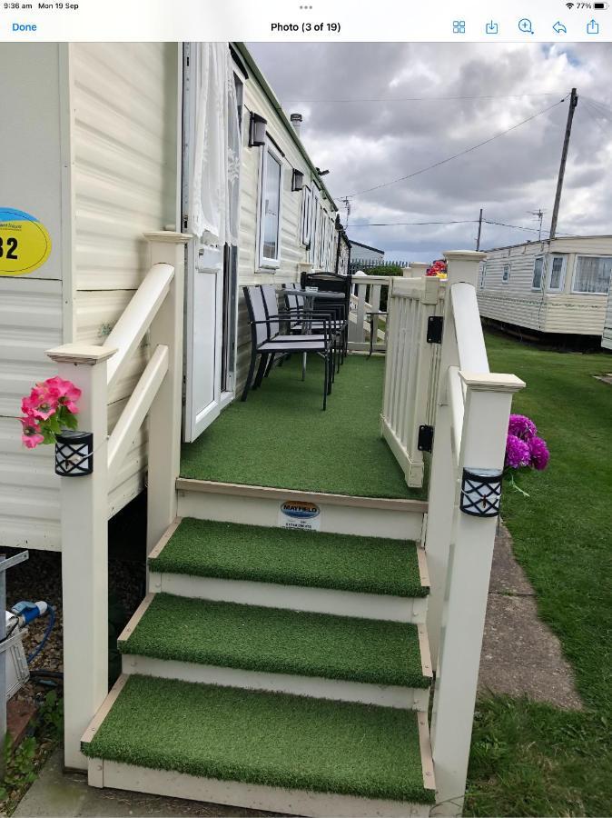 Sealands 8 Berth Next To Fantasy Island And Beach Skegness Exterior photo